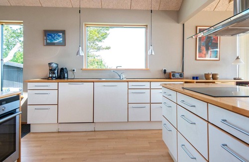 Ebeltoft House | Ideal 7-Person Holiday Home with Oceanfront Views