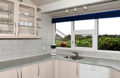 Henne House | Perfect 7-Person Holiday Home in Henne - Pet Friendly!