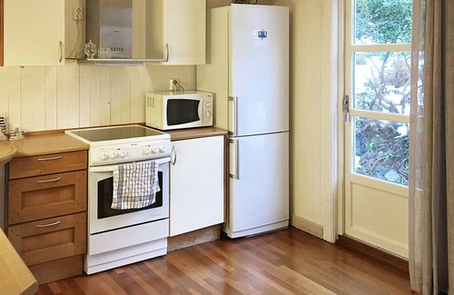 Hovag House | Perfect 7-Person Holiday Home with Oceanfront Views
