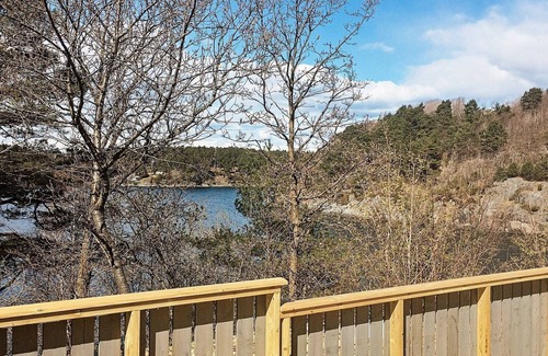 Hovag House | Perfect 7-Person Holiday Home with Oceanfront Views