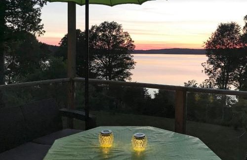 Alingsas House | Cozy Holiday Home Stora Slättövägen with Hot Tub & Fireplace