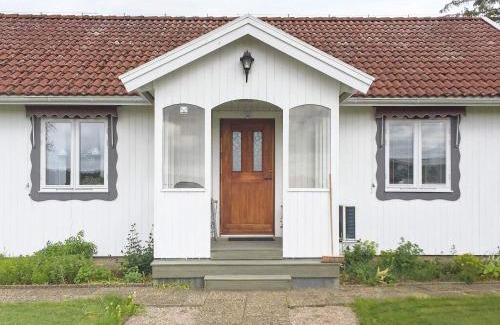Vara Municipality House | Family-Friendly 7-Person Holiday Home in VARA, Rated 9.5/10