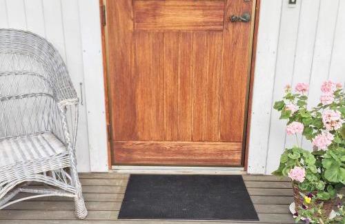 Vara Municipality House | Family-Friendly 7-Person Holiday Home in VARA, Rated 9.5/10