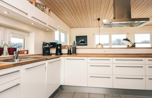 Juelsminde Apartment | Welcoming 7-Person Holiday Home with Oceanfront Views