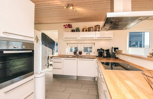 Juelsminde Apartment | Welcoming 7-Person Holiday Home with Oceanfront Views