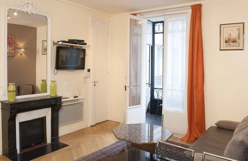 Faubourg-du-Roule Apartment | Elegant Retreat at 7 Rue Washington, Champs Elysees