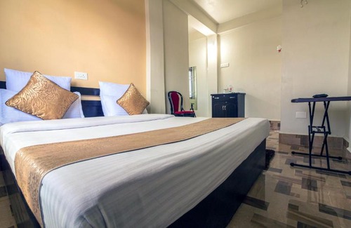 Sohra Hotel | Inviting 7 Sisters Falls View Inn with Hot Tub & Breakfast