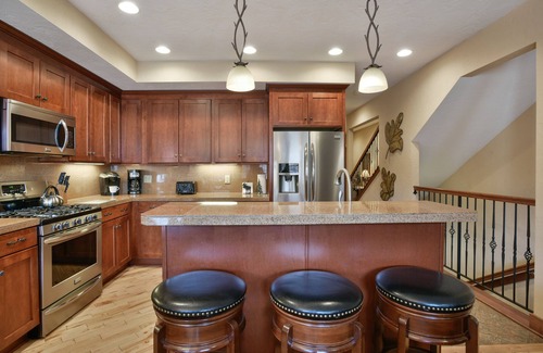 Champion House | Experience 7 Springs: Ski-in/Ski-Out Mountaintop Retreat
