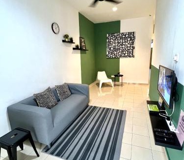 Kuala Berang House | Cozy 7 STAY #1 at Kuala Berang - Free WiFi & Netflix