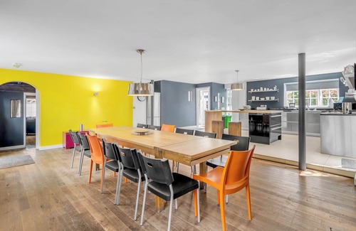 Stoke Ferry House | Pet-Friendly 7 Storey Windmill with Pool & BBQ Amenities