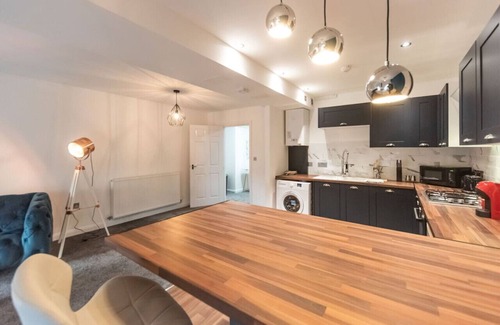 Newark Apartment | Cozy 3-Bedroom Stay at The Old Chapel in Newark