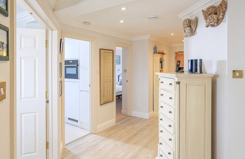 Burgh Island Cottage | Family-Friendly Escape at 7 Thurlestone Rock with Pool