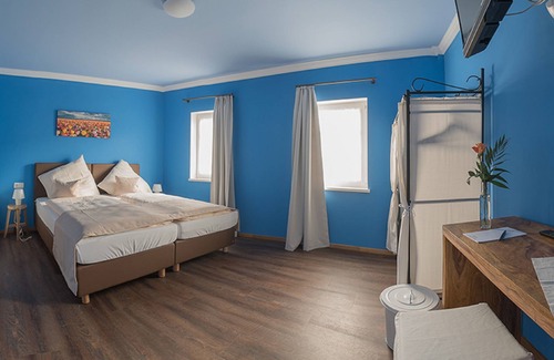 Lohr am Main House | Comfortable Stay at 7 Zwerge Übernachtungspension
