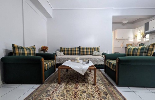 Molos-Agios Konstantinos Apartment | Spacious 2-Bedroom Apartment for Up to 5 Guests