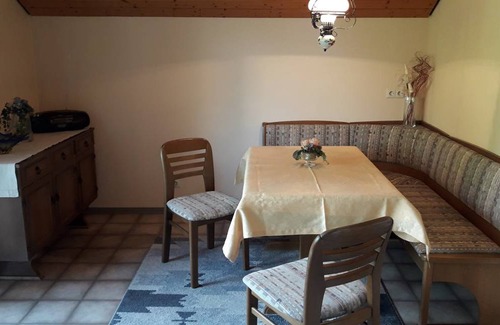 Igersheim Apartment | Cozy 70 m² Apartment with Kitchen for Two Guests