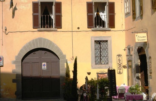 Cortona Old Town Apartment | Spacious 2-Bedroom Apartment with Eco-Friendly Kitchen