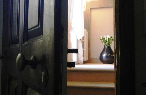 Cortona Old Town Apartment | Spacious 2-Bedroom Apartment with Eco-Friendly Kitchen