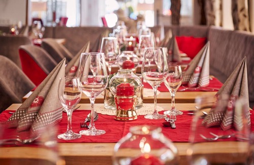 Unterjoch Hotel | Spacious 2-Bedroom Family Retreat with Breakfast Included