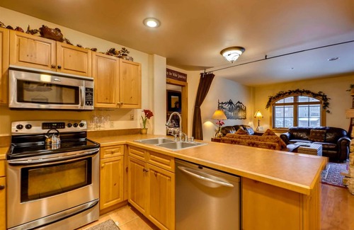 River Run House | Spacious 2-Bedroom House with Private Pool & Hot Tub