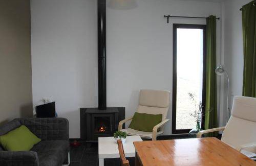 Berchules House | Spacious 2-Bedroom House with Pool for 6 Guests