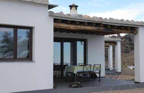 Berchules House | Spacious 2-Bedroom House with Pool for 6 Guests