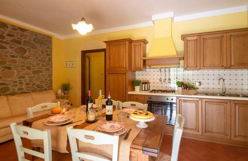 San Giovanni Valdarno Villa | Spacious 1-Bedroom Villa with Pool for Up to 6 Guests
