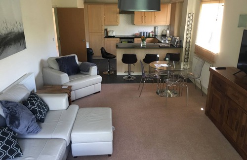 St Neots Apartment | Family-Friendly Retreat at 70 Skipper Way - Little Paxton