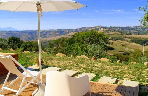 Saludecio Resort | 700 m² Resort ∙ 7 bedrooms ∙ 18 guests