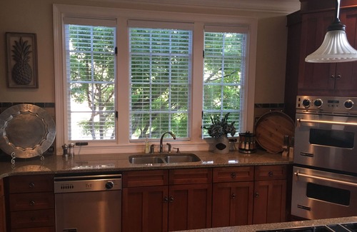 Sand Ridge House | Spacious 7-Bedroom Retreat on RTJ with Spa & Breakfast