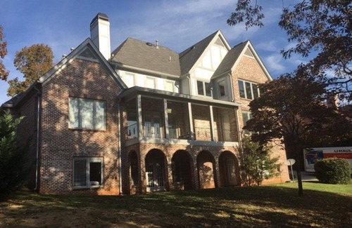 Sand Ridge House | Spacious 7-Bedroom Retreat on RTJ with Spa & Breakfast