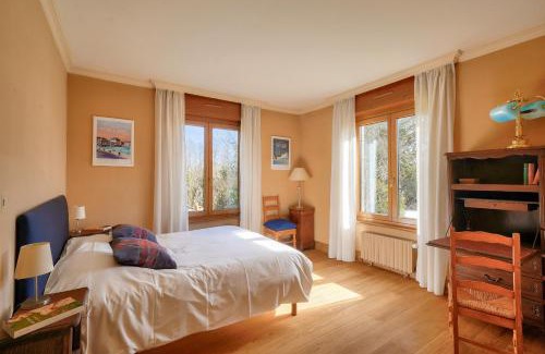 Penmarch House | Cozy Retreat with Spa Just Steps from the Beach