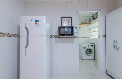 Consolacao Apartment | Top-Rated Stay with Spa, Hot Tub & Smart TVs Await