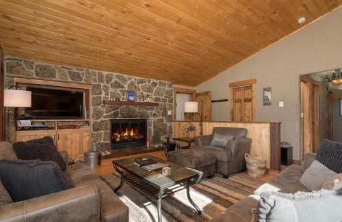 Fraser House | Pet-Friendly Escape at 701B Quail - A Family Retreat