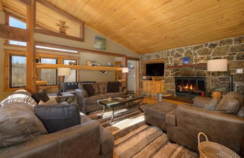 Fraser House | Pet-Friendly Escape at 701B Quail - A Family Retreat