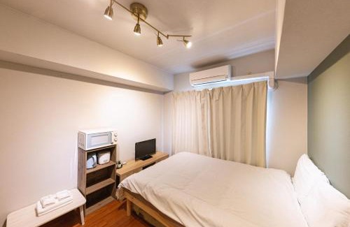 Dotonbori Apartment | Cozy Dotonbori Room with Hot Tub & Easy City Access