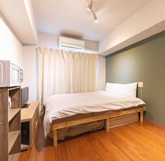 Dotonbori Apartment | Cozy Dotonbori Room with Hot Tub & Easy City Access