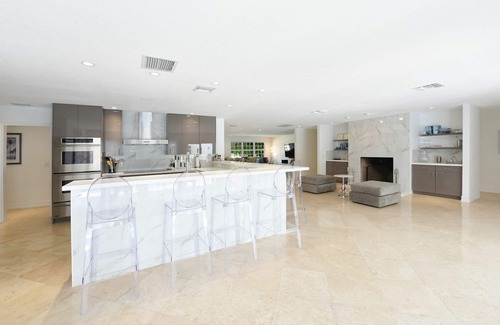 Lake Ida Shores House | Relax at 702 Managed By Brampton Park with Ocean Views