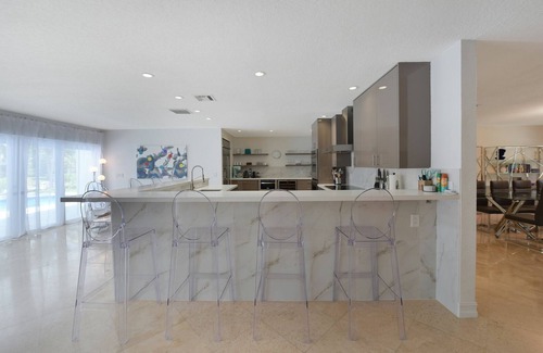 Lake Ida Shores House | Relax at 702 Managed By Brampton Park with Ocean Views
