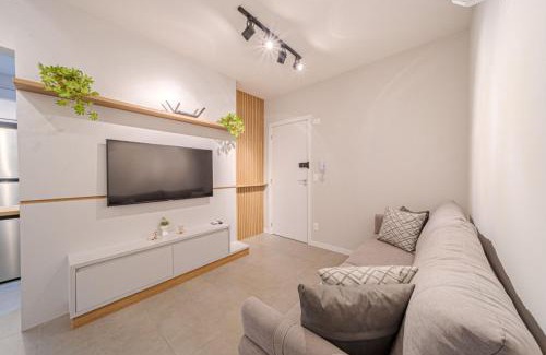 Anita Garibaldi Apartment | Relax at 704 Morse - Your Home Away From Home