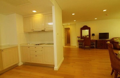 Nong Kae Apartment | Moroccan-Style 3BR Condo with Ocean View & Pool Access