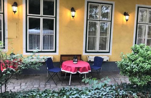 Erdberg Apartment | Spacious 70m² Apartment with Private Garden Access