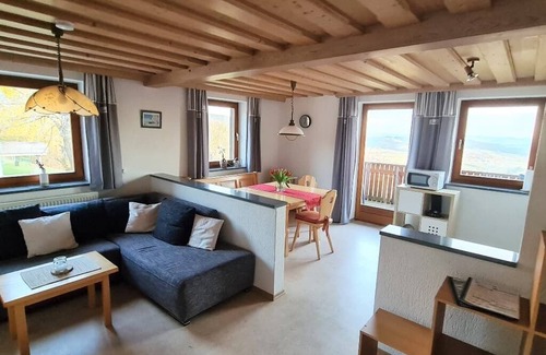 Grainet Apartment | Stylish Two-Story Apartment Ideal for Four Guests
