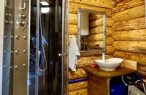 Frysztak Ski Chalet | Relaxing 71 m² Chalet with Pool & Pet-Friendly Amenities