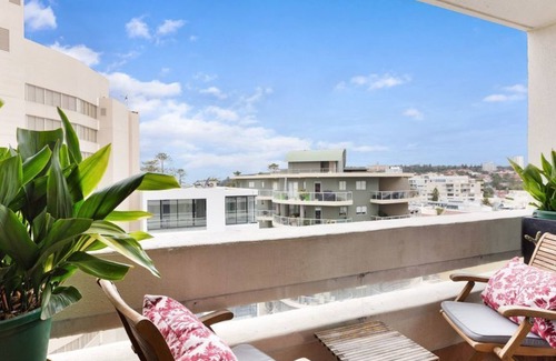 Manly Apartment | Relax at 713 at the Beach with Oceanfront Views & Pool