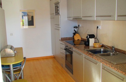 Telheiro Apartment | Elegant Lagos Marina Apartment with Pool & Ocean Views