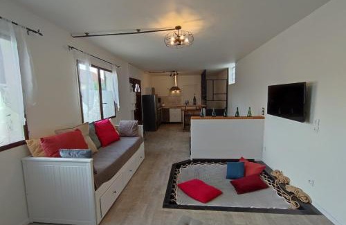 Chalons-en-Champagne Apartment | Romantic 71m2 Cave in Champagne - Rated 8.7/10 & Breakfast