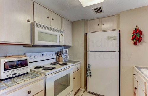 Fernandina Beach Condo | Modern 2-Bedroom Condo with Pool & Ocean View for 4 Guests