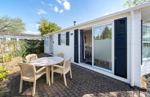 Oisterwijk Ski Chalet | Tranquil Retreat at 73 Ponds - Cycling Paradise for Families