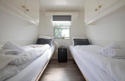 Oisterwijk Ski Chalet | Tranquil Retreat at 73 Ponds - Cycling Paradise for Families