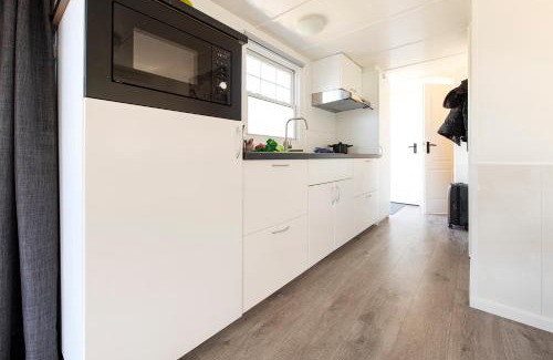 Oisterwijk Ski Chalet | Tranquil Retreat at 73 Ponds - Cycling Paradise for Families